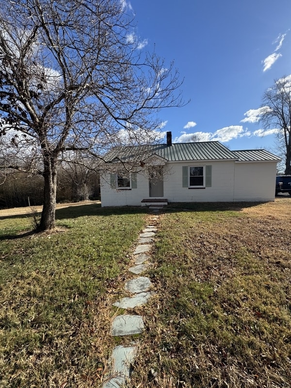 Building Photo - 1470 Hilltop St