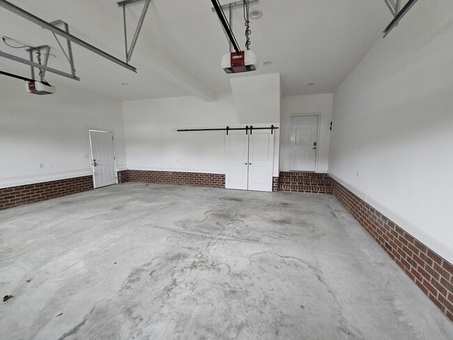 Photo - 104 Pioneer Trails Dr