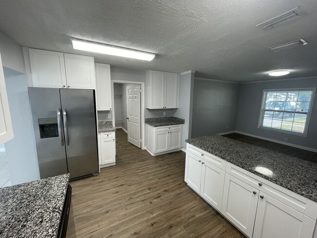 Photo - 9805 N 53rd St