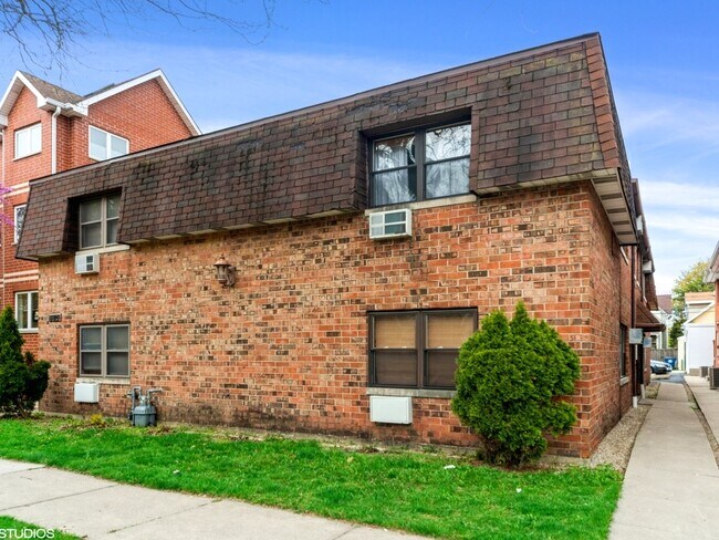 Building Photo - 313 Elgin Ave Unit 201