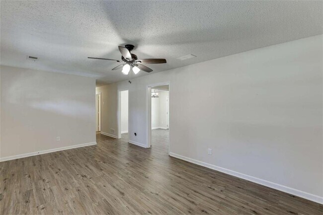 Photo - 1755 Straw Valley Rd