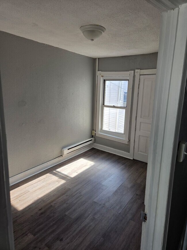 Photo - 3 Bedroom 1 Bath Home Available for Rent