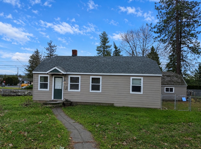 Building Photo - Charming 2-Bedroom Corner Lot Home in Cheney!