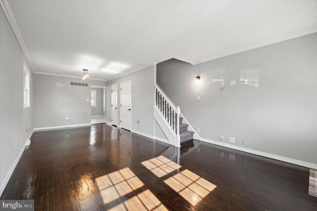 Photo - 725 Mt Vernon Ave