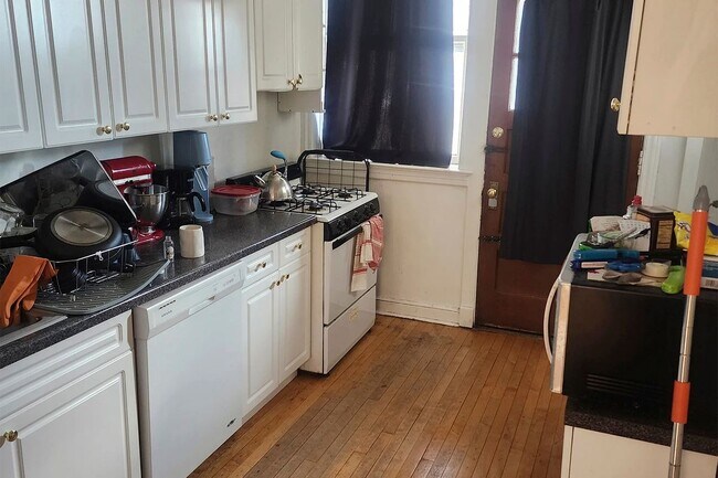 Photo - 943 Judson Ave Unit 2