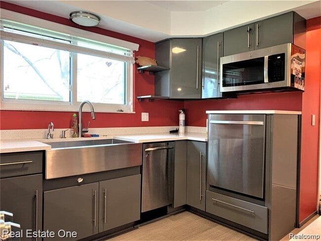 Photo - 5051 Falmouth Dr