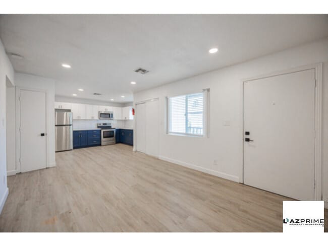 Photo - FREE FIRST MONTH'S RENT MOVE-IN SPECIAL! Charming 2/1 Phoenix Condo!