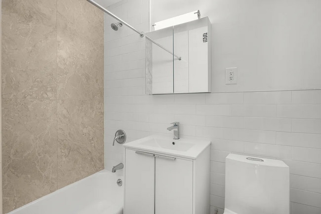 Photo - 9602 4th Ave Unidad 6g