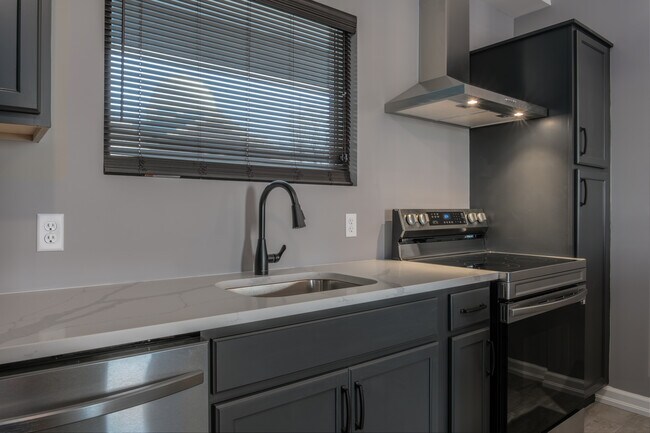 Photo - 1737 Frankfort Ave