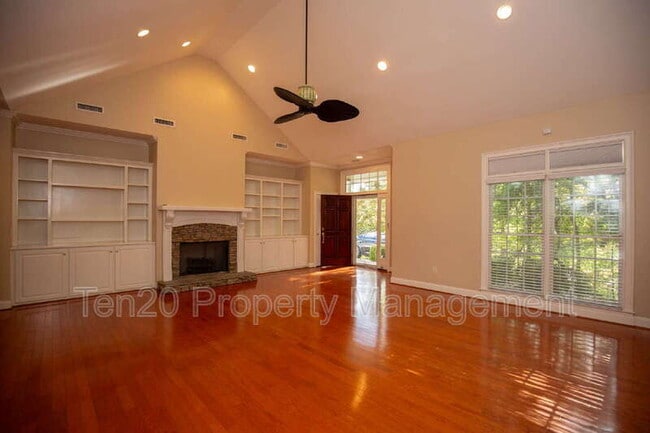 Photo - 4701-12 Turnberry Ln