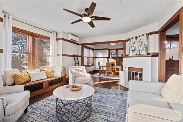 Photo - 504 W Seerley Blvd