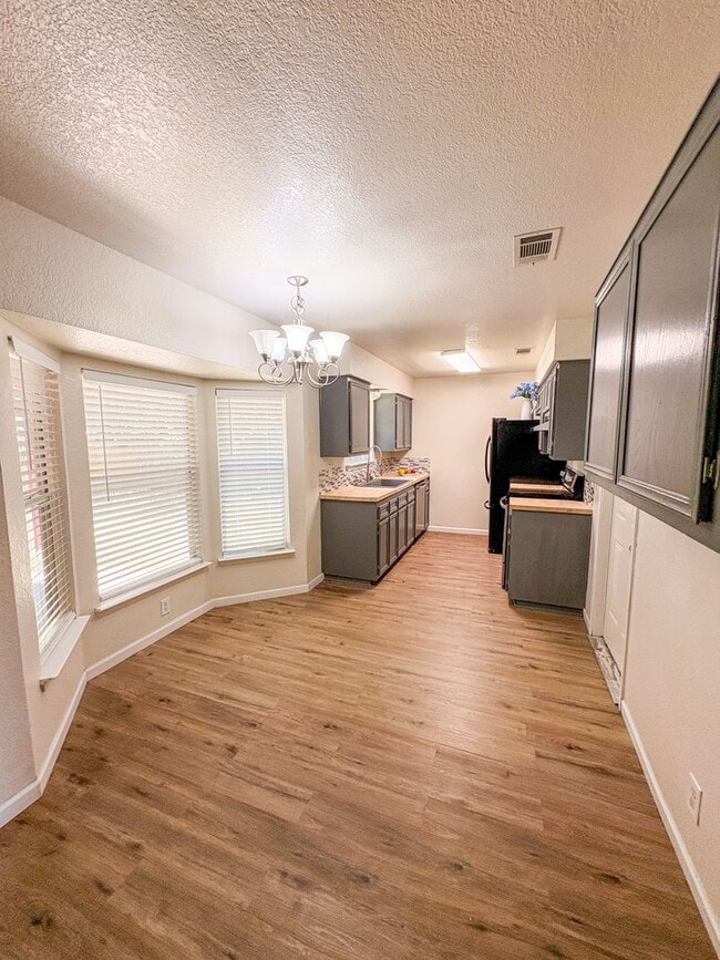 Photo - 2508 Hidden Hill Dr