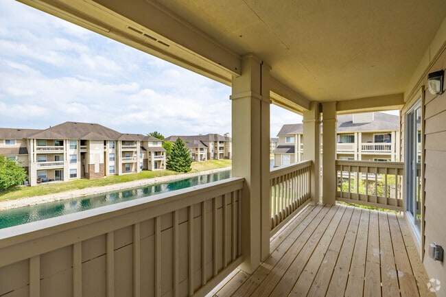 Union Station - Deck 3BR, 2BA - 1209SF