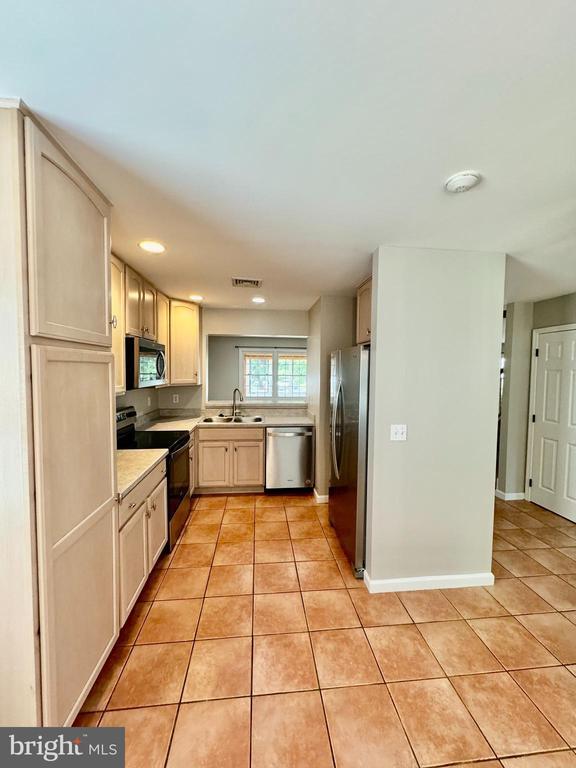 Photo - 262 Crescent Dr