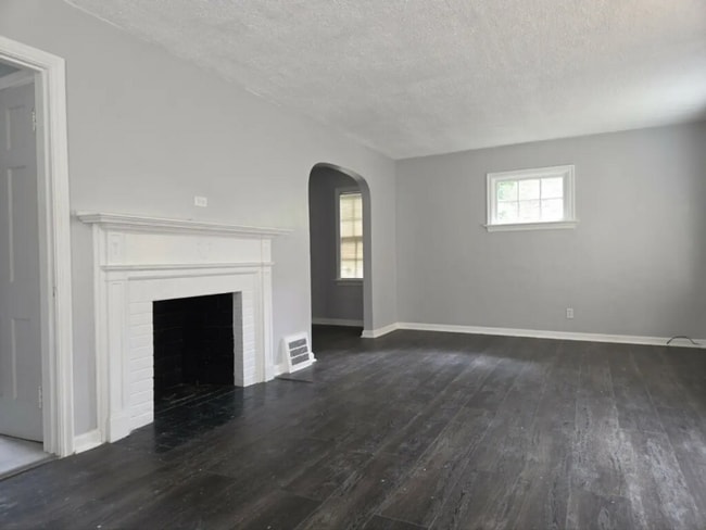 Photo - 2061 Staunton Rd