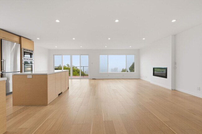 Photo - 167 Skyview Way