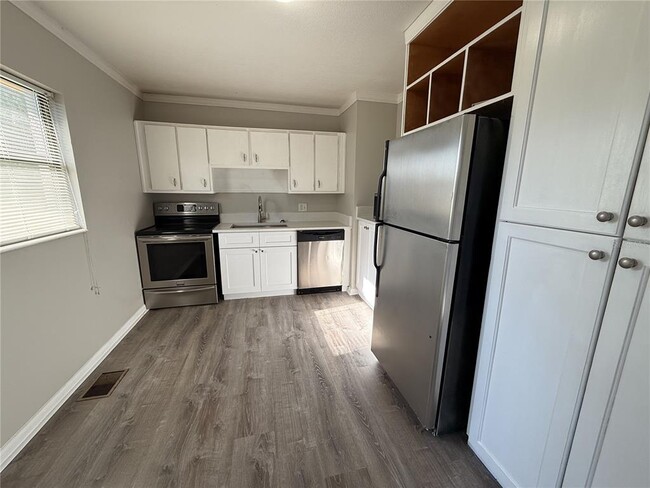 Photo - 307 S Orange Ave