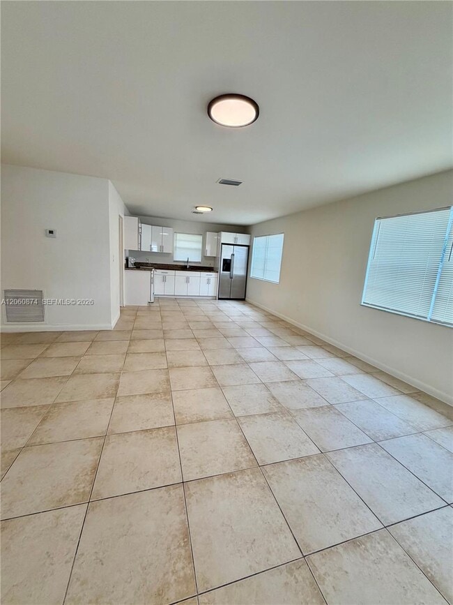 Building Photo - 4073 SW 52nd St Unit 1-2