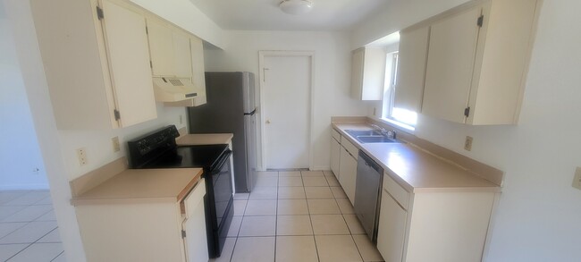 Photo - 495 Fort Smith Blvd