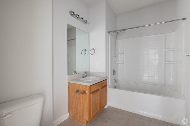 2 habitaciones, 2 baños, 1000 pies cuadrados, baño
