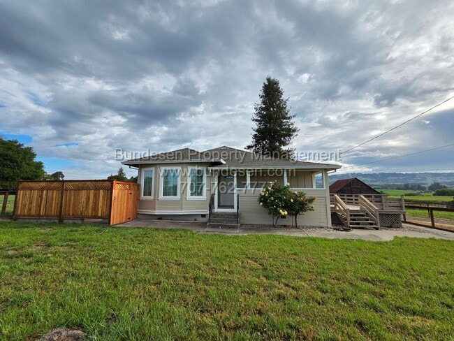 Building Photo - 811 Old Adobe Rd