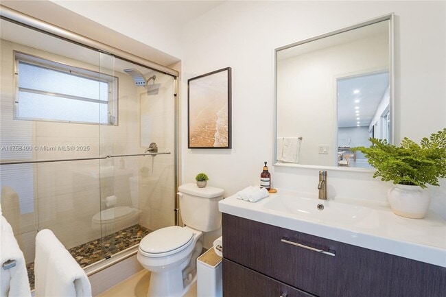 Photo - 2820 NE 60th St