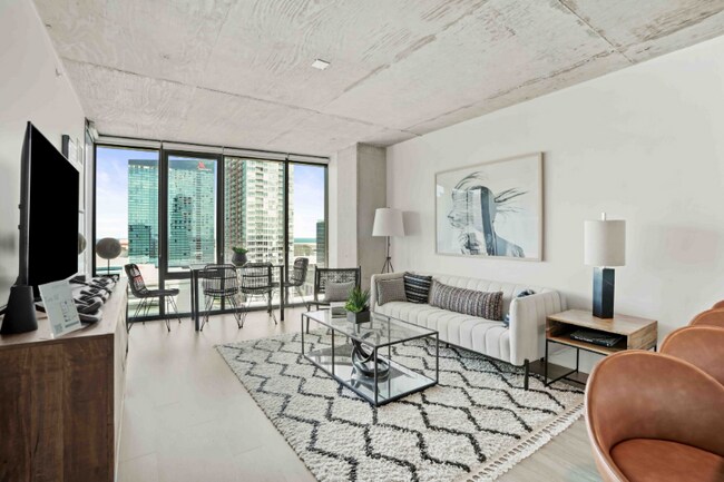 2099 S Wabash Ave