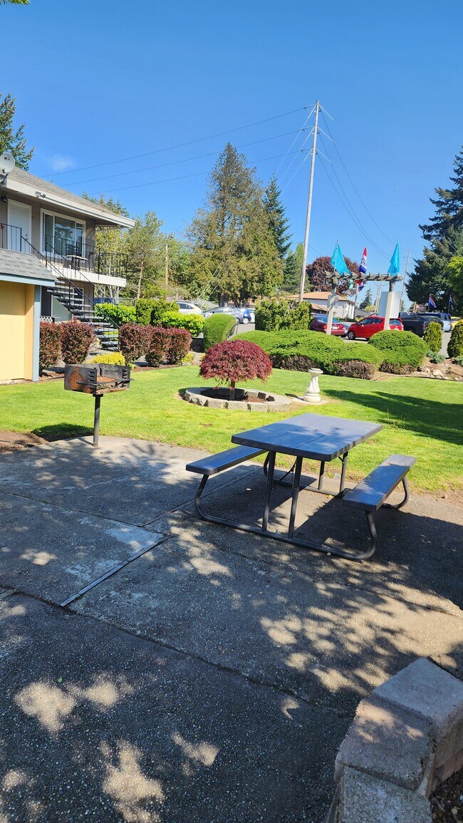 Sky Garden Park Villa Apartments For Rent in Seatac, WA