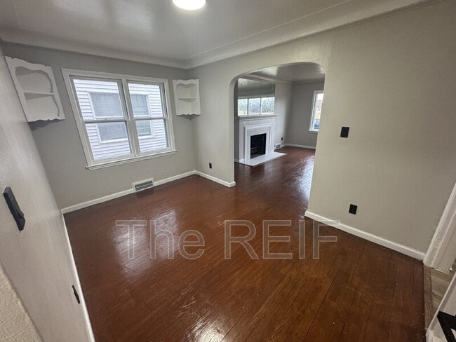 Photo - 9365 Birwood St