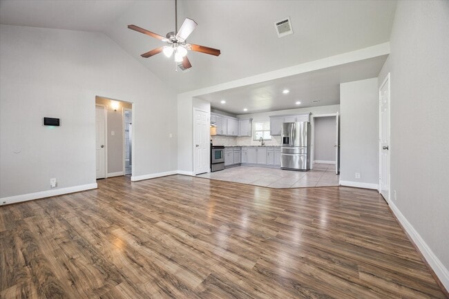 Photo - 5014 Yellowstone Blvd