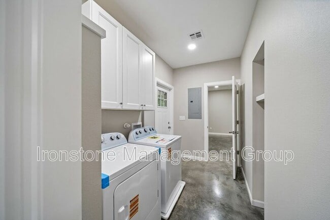 Photo - 212 W Jackson Ave