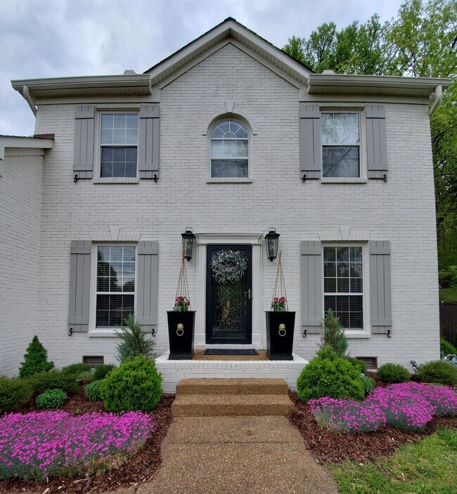 Photo - 300 Colfax Dr