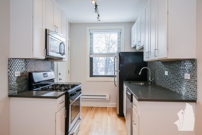 Photo - 2317 N Rockwell St Unit 2327-B2