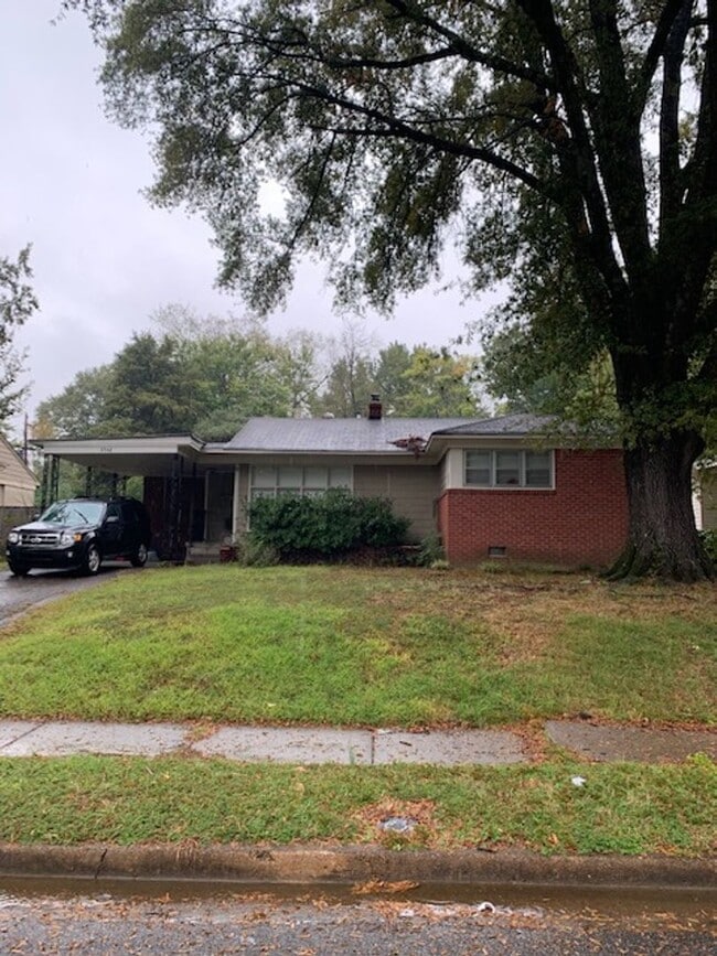 Building Photo - 3BD/1.5BA Home located in Colonial Acres!