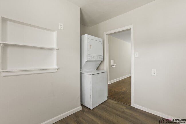 Photo - 541 Sheridan Dr