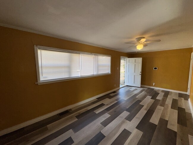 Photo - 145 E Santa Clair St