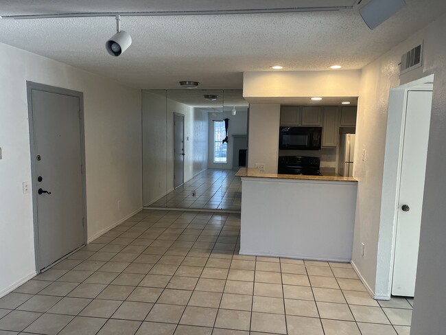 Photo - Royal Lane Highlands Condominium