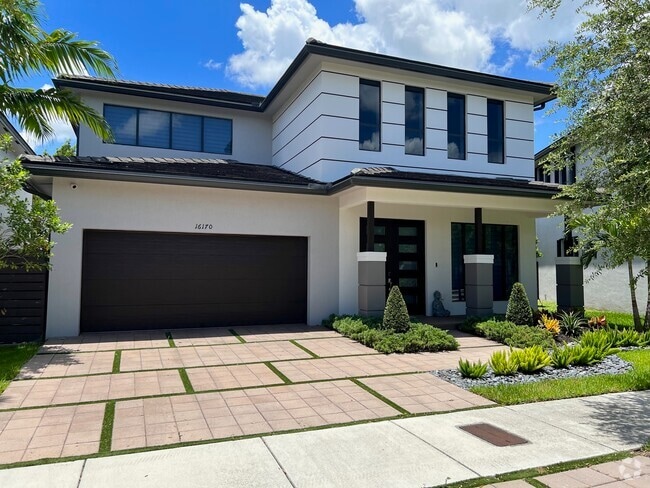 Building Photo - 16170 SW 136 Way Rental