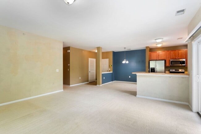Photo - 5329 Warminster Dr