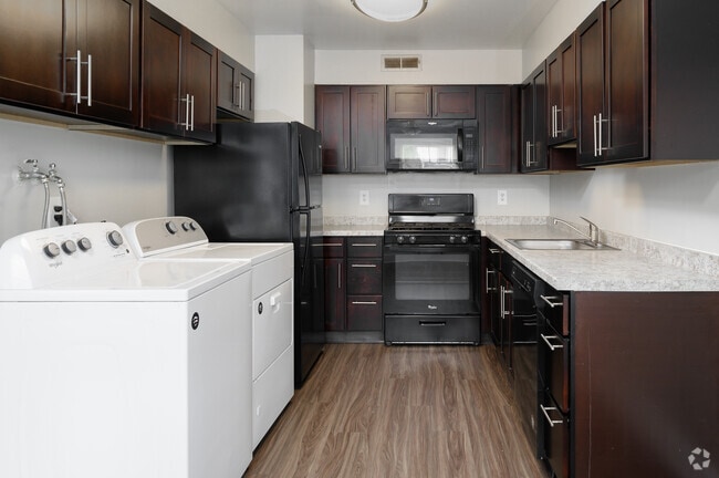 2HAB, 1BA - 900 ft²