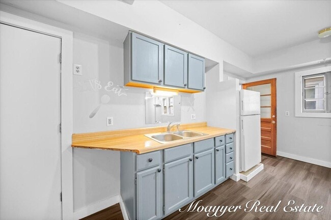 Photo - 921 4th St NW