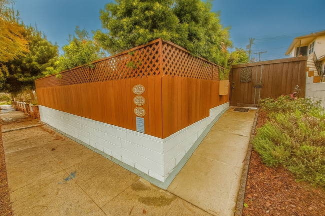 Building Photo - 2623 S Alma St Unit 2627 Rental