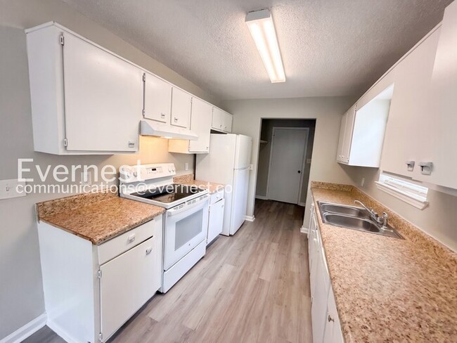 Building Photo - 2201 Pentland Dr