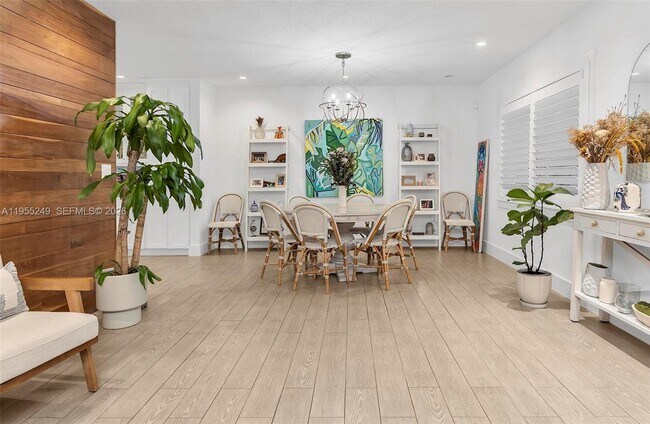 Photo - 1444 Mendavia Ave