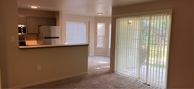 10066 W Garverdale Ln Unit 102