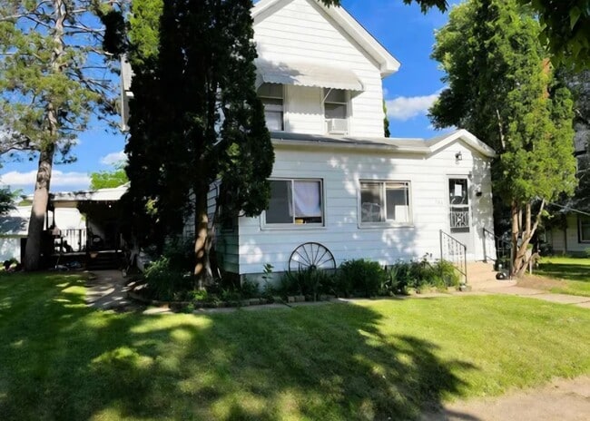 Building Photo - 106 7th Ave S Unit C