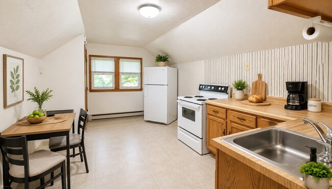Building Photo - 109 Green Hill Pkwy Unit 2