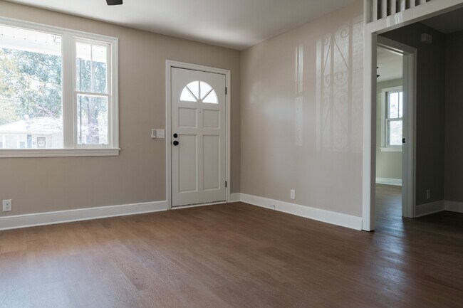 Photo - 332 Guilford St