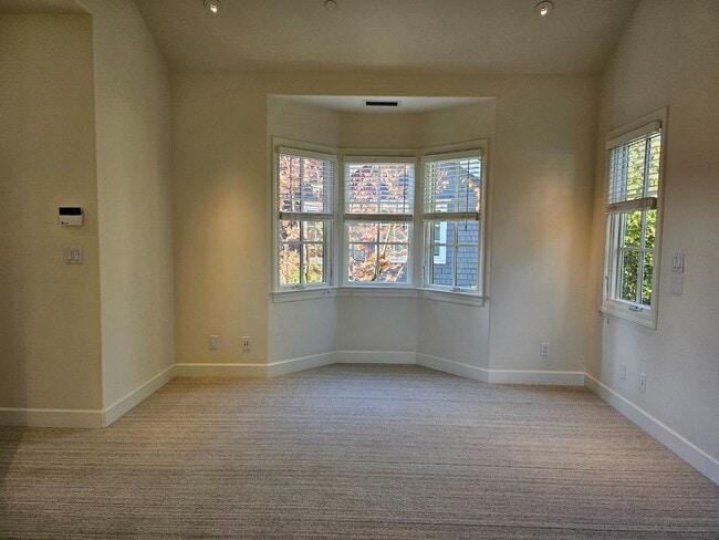 Photo - 919 Fremont Pl