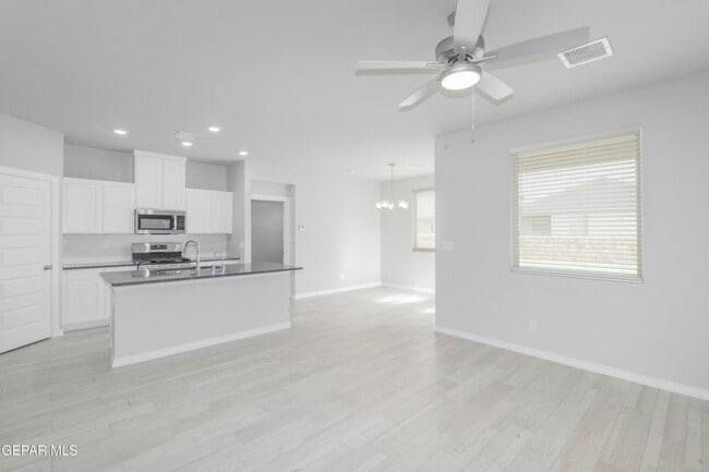 Photo - 13821 Madero Dr